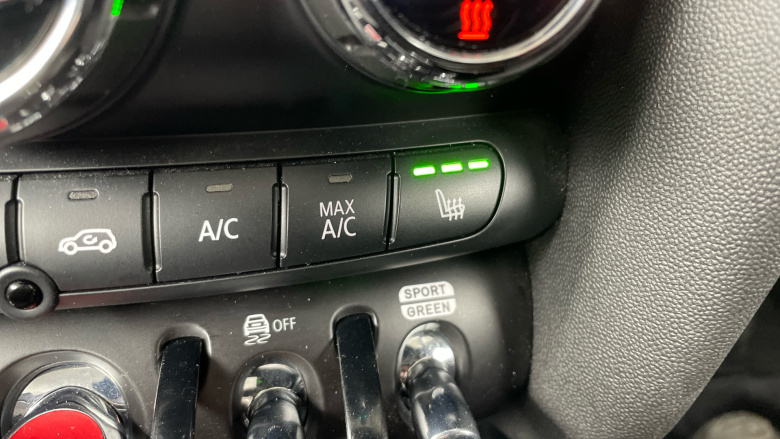 MINI Hatchback 1.5 Cooper Classic 3dr Auto [Comfort Pack] Petrol Hatchback